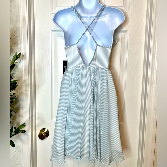 NWT Guess blue and white striped dress - Picture 4 of 10